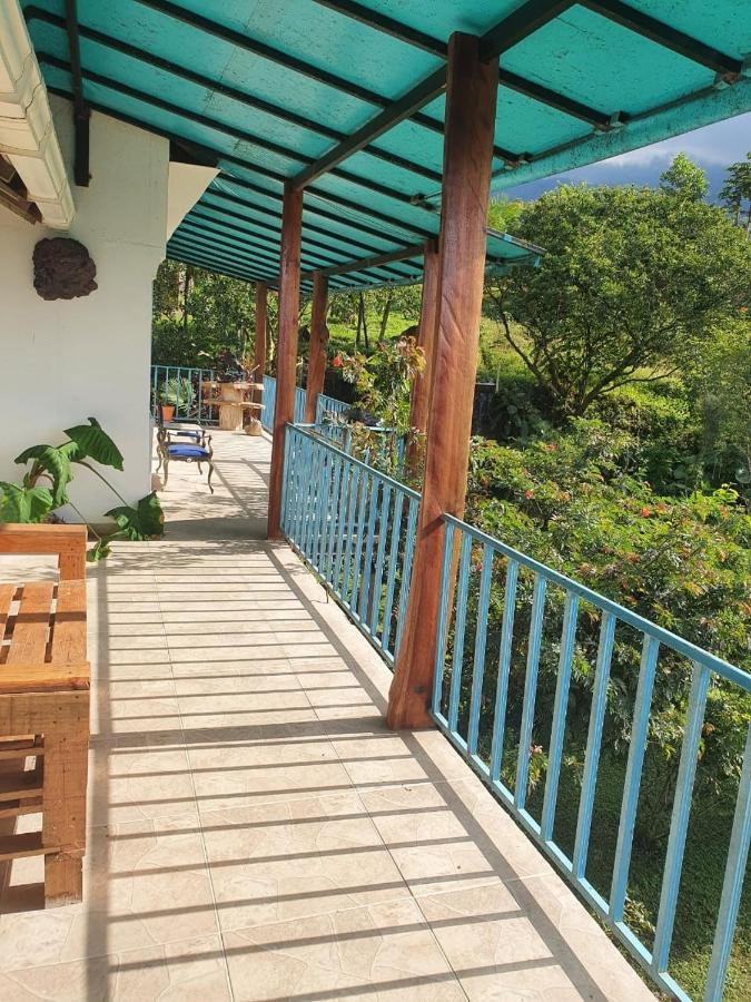 Finca Jardin Del Agua Sasaima Exteriör bild